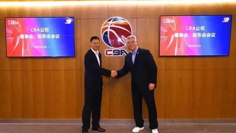 “曼城力克埃弗顿，京多安梅开二度哈兰德建功，独占英超头名”